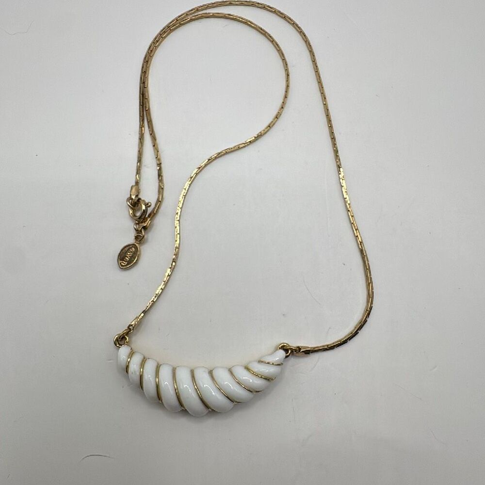 Vintage Avon 1981 Gatsby Necklace White Enamel Ribbed Gold Tone Art Deco Stateme